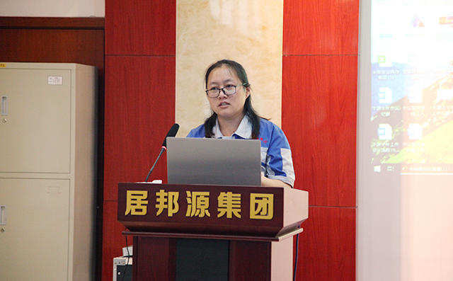 貨運(yùn)內(nèi)勤代表孟德林對公司工作體系以及貨運(yùn)部門的工作進(jìn)行匯報。 貨運(yùn)內(nèi)勤代表孟德林對公司工作體系以及貨運(yùn)部門的工作進(jìn)行匯報。